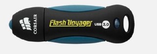 CORSAIR Voyager 32GB USB3 flash drive (max 200MB/s čtení, max 40MB/s zápis, vodě odolný a pogumovaný